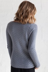 Женский пуловер реглан по кругу спицами