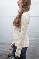 Женский пуловер круговыми спицами снизу вверх