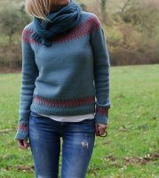 Модный пуловер с круглой кокеткой