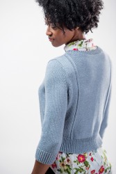 Молодежный пуловер спицами для девушек