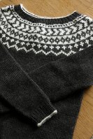Пуловер с круглой кокеткой жаккардовым узором