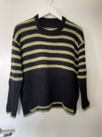 Современный свитер