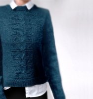 Пуловер с удлиненной линией реглана