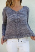 Пуловер с ажурной спинкой спицами