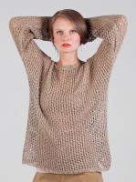 Свободный ажурный пуловер спицами из льна