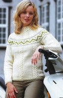 Пуловер с кокеткой в норвежском стиле