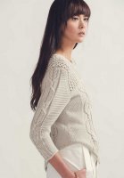 Женский пуловер с ажурной кокеткой