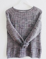 Женский пуловер регланом вязаный спицами сверху