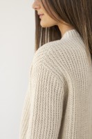 Красивый женский пуловер спицами