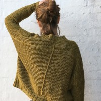 Модный пуловер, вязаный поперек