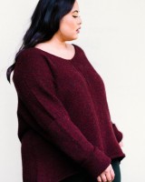 Пуловер с длинными рукавами спицами