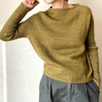 Модный пуловер реглан свободного кроя