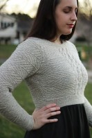 Пуловер с длинным рукавом, связанный текстурным узором