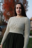 Укороченный пуловер для создания многослойных комплектов