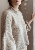 Пуловер прямого силуэта, связанный спицами