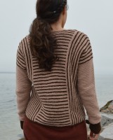 Пуловер с длинными рукавами, связанный платочной вязкой