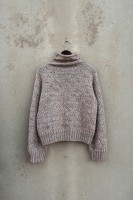 Стильный пуловер с длинными рукавами