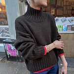 Свитер с японским плечом