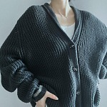Кардиган с шалевым воротником вязаный спицами