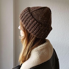 Теплая шапка спицами