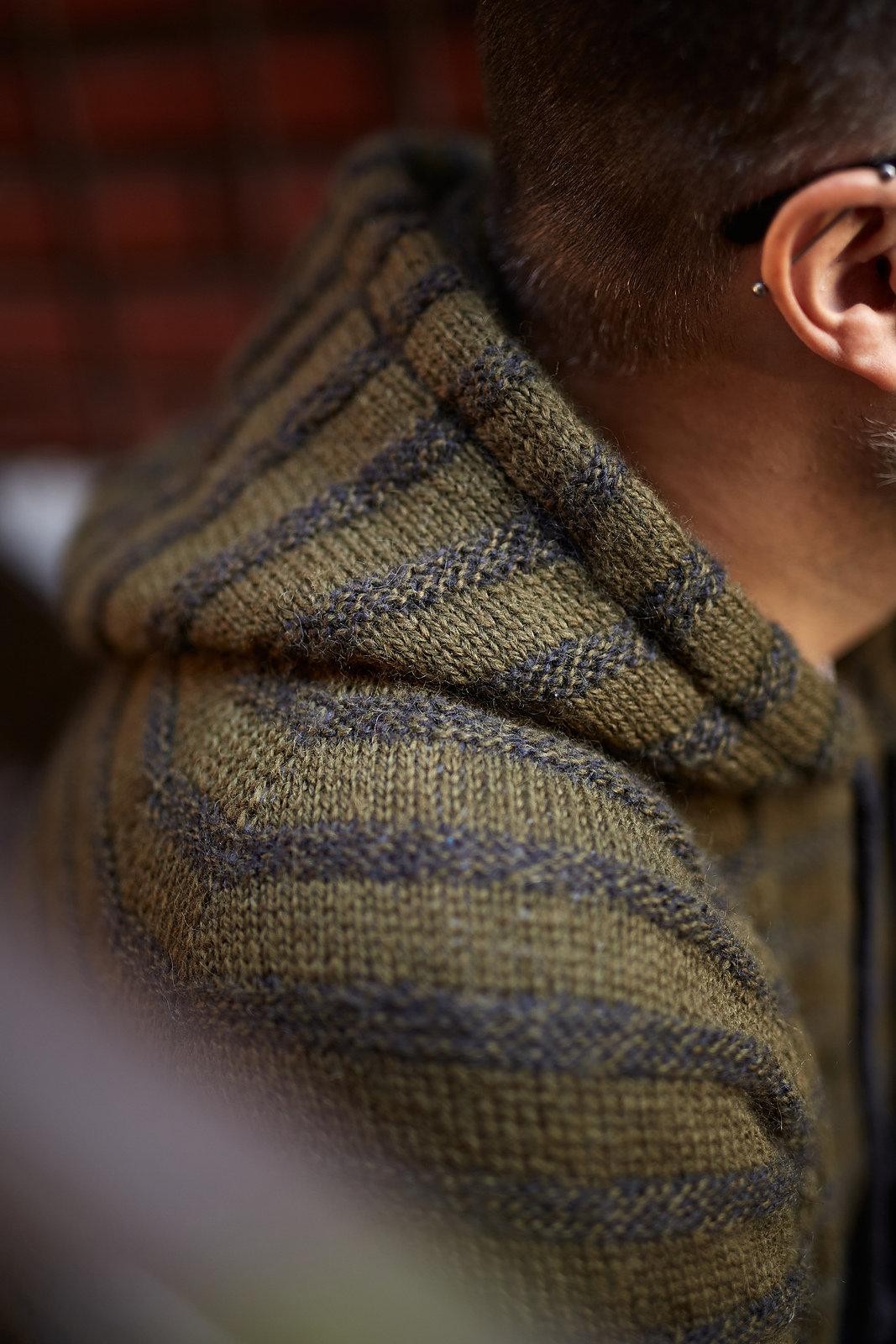 Связать худи спицами описание