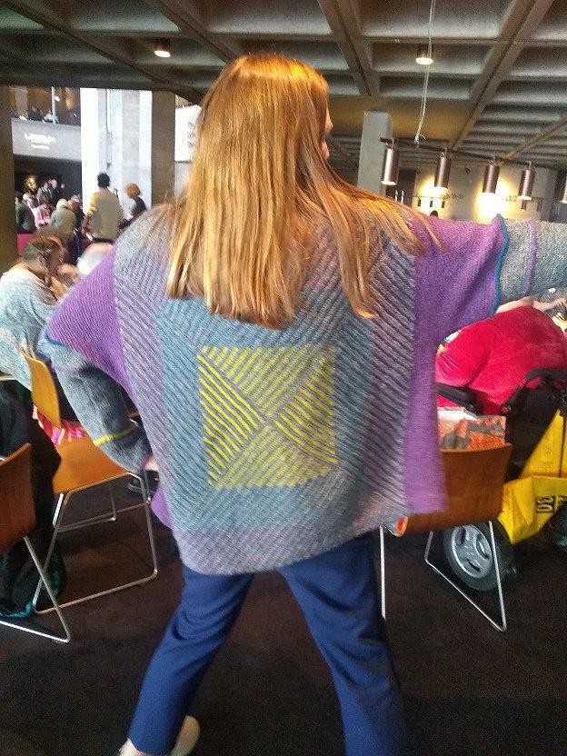 Жакет спицами для женщин описание